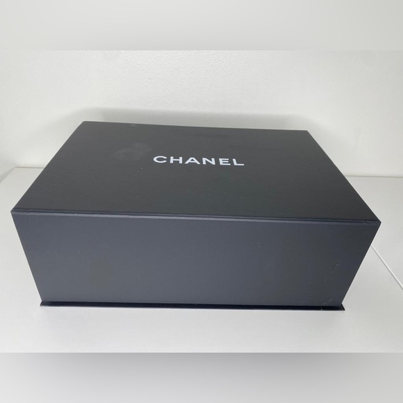 Chanel Métiers d’Art CC Jewel Mini Camera Bag – Rothenium (Grey) Color Lambskin - Picture 16 of 16